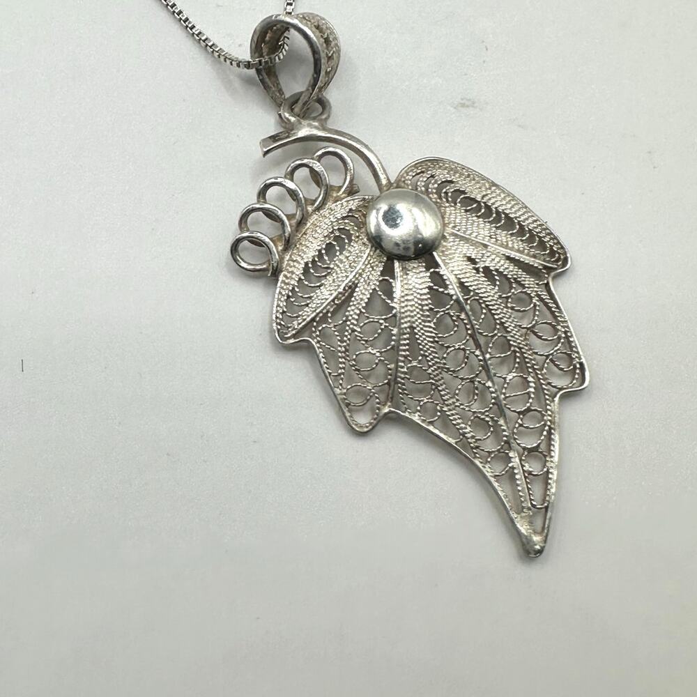 Sterling Silver 925 Italy Vintage Chain Necklace Leaf FIllgree Pendant Jewelry